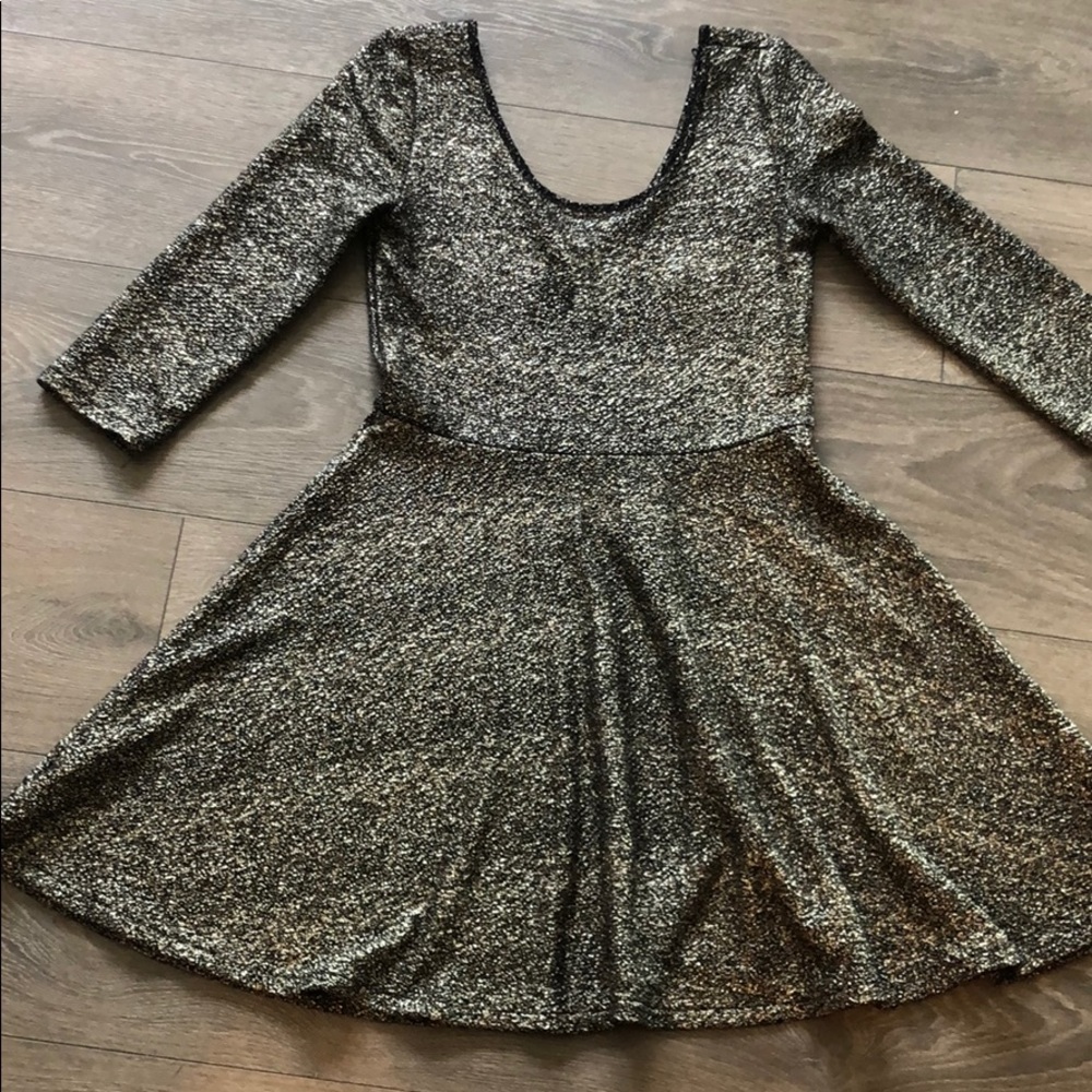 Quarter sleeve mini gold speckled black dress
